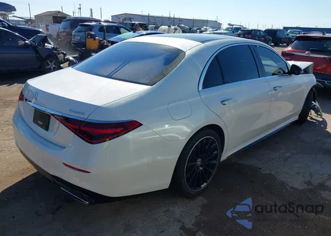 2022 Mercedes-Benz S 580 4Matic z USA, uszkodzony, nr VIN W1K6G7GB4NA136919